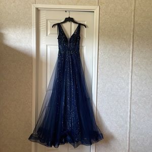 GORGEOUS navy pageant/prom dress.